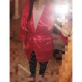 Шелковый женский халат с кружевами, красный